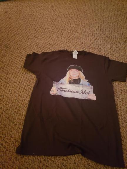 Huntergirl American Idol T-shirt for sale in New London OH