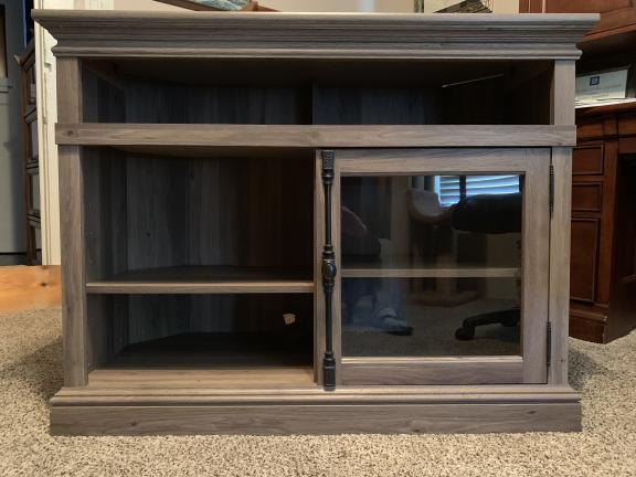 Garage sale in Ennis, Texas of Garage Sale Showcase Member 2147257636. 2 items currently listed for sale.