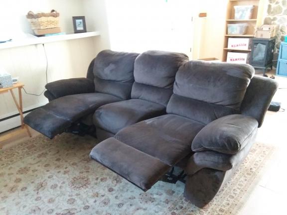 Bob's Furniture Sofa Recliner Memory Foam