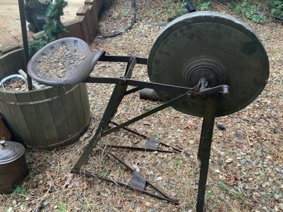 Antique knife or tool sharpening for sale in Pioneer CA