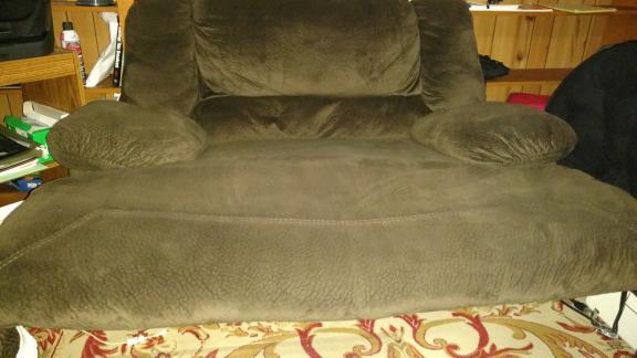 Wall Hugger Chair & 1/2 Recliner