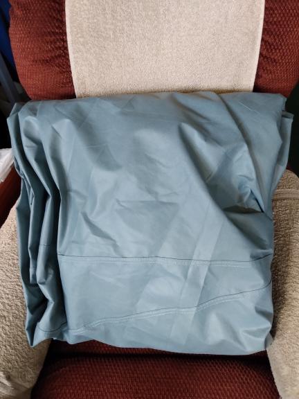 Medium size car cover for sale in Waterloo IA