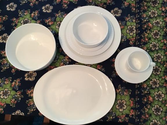 Corning Centura White Sculptured Rim Dinnerware Service for 10 - OBO