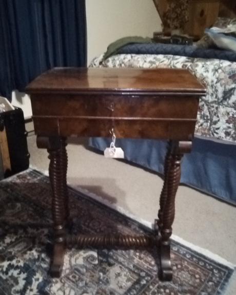 ANTIQUE CHILDS VANITY