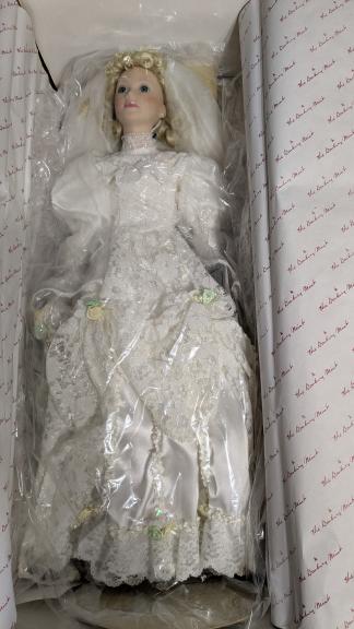 Emily Fine Porcelain