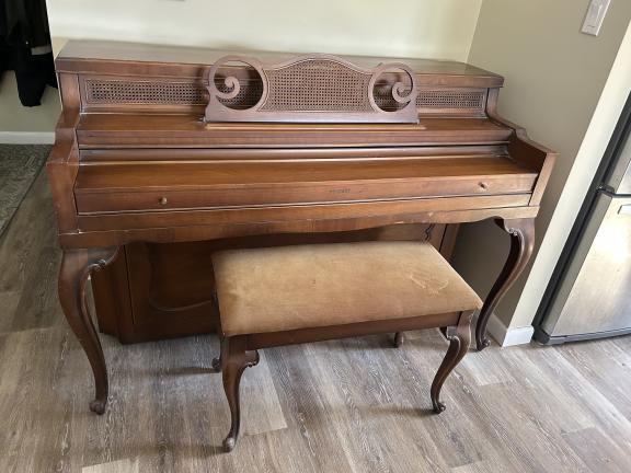 Everett Piano w/bench for sale in Brick NJ